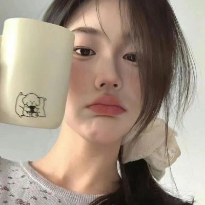 踉跄的女孩